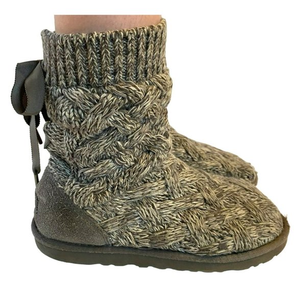 UGG Shoes - UGG Isla Grey Cable Knit Pull on Lace Up Casual Boho Warm Womens Boot Size 7